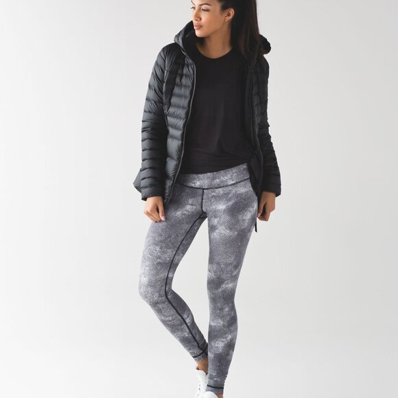 Lululemon Wunder Under Pant III Luxtreme, size 4, in Diffusion White Black - Picture 3 of 12